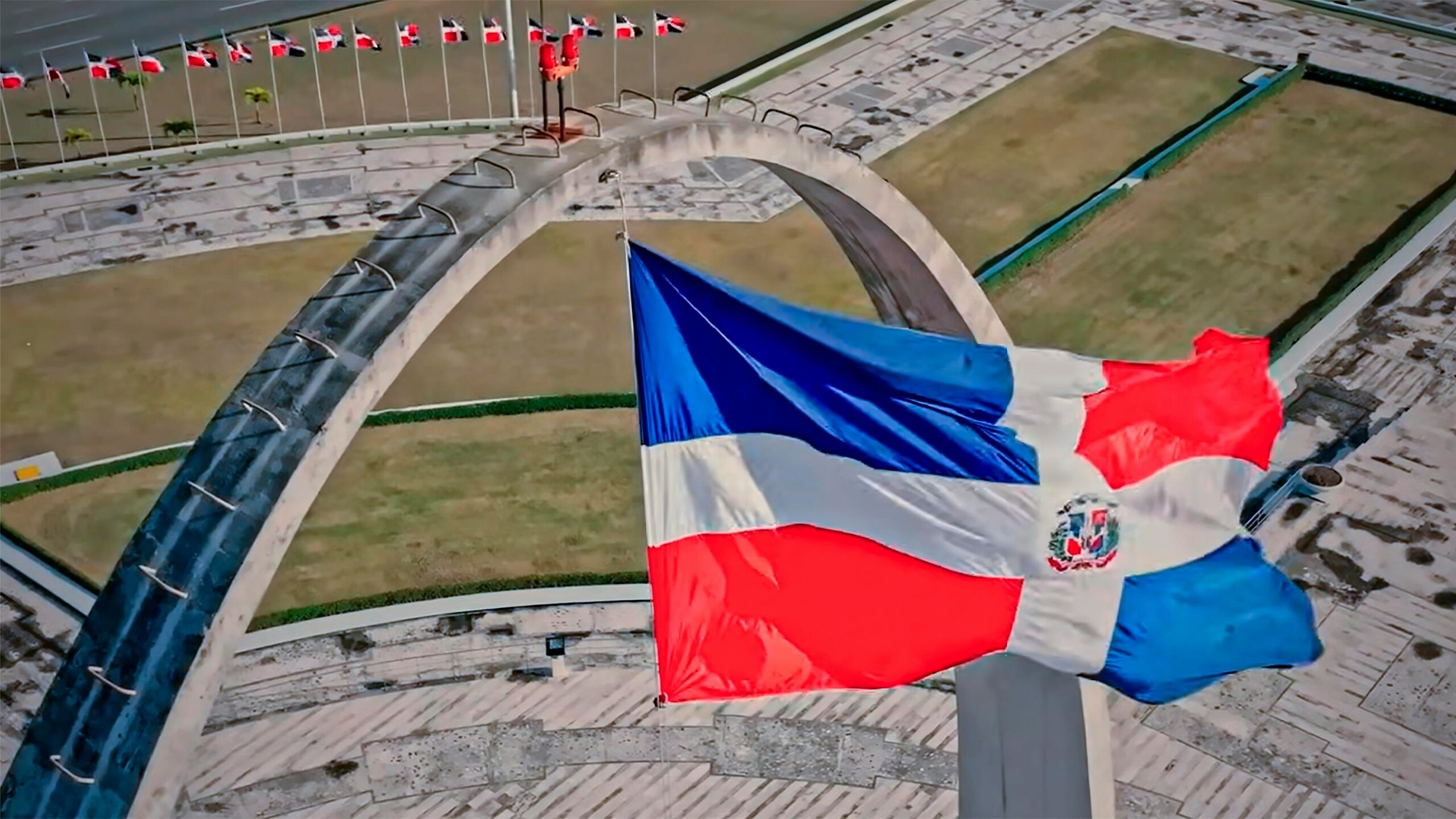 Solicitud de residencia por inversión disponible en trámites de Ventanilla Única de Inversión