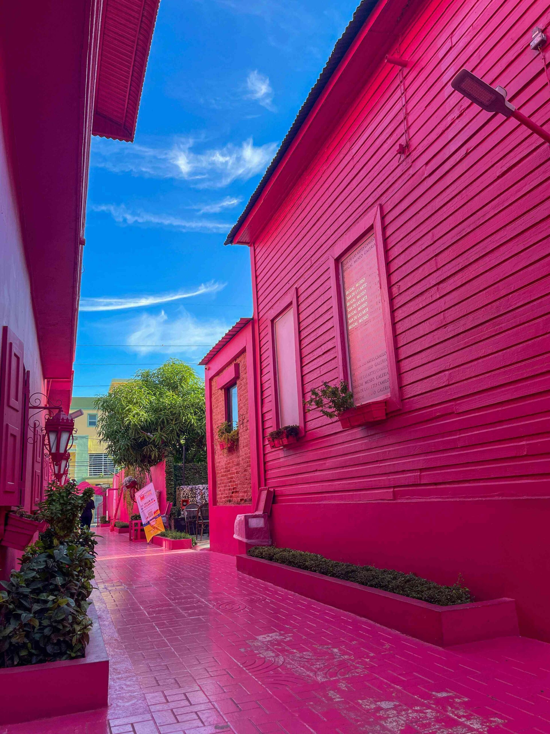 Reconstruyen calles del centro histórico de Puerto Plata