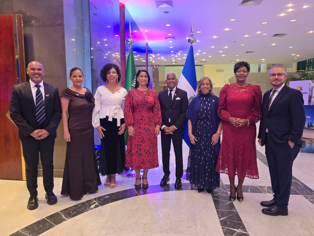 Delegacion de periodistas de Adompretur.