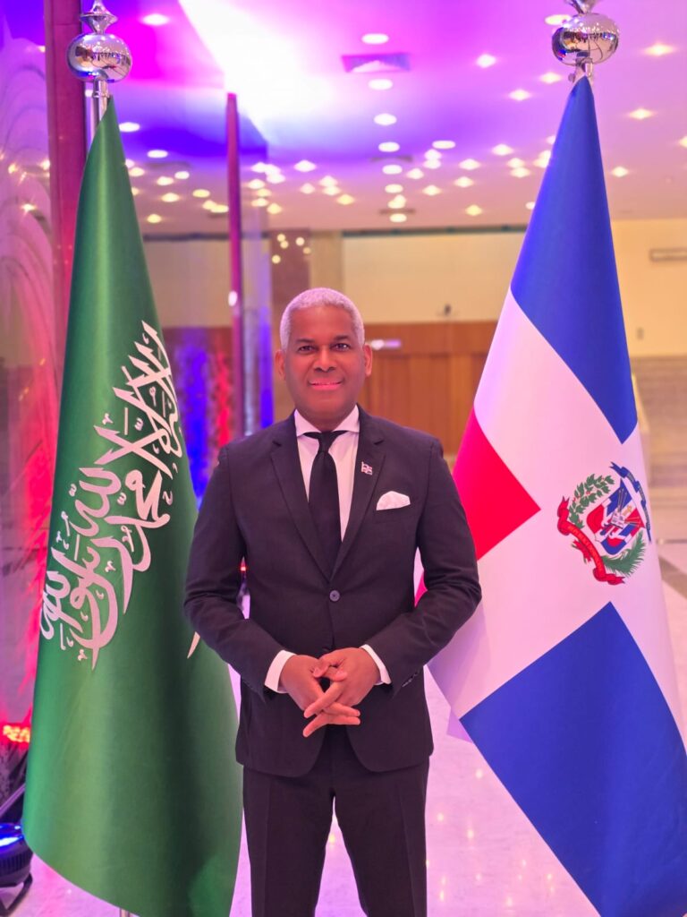Su Excelencia Andy Rodriguez Duran, embajador de la Republica Dominicana ante Arabia Saudita.