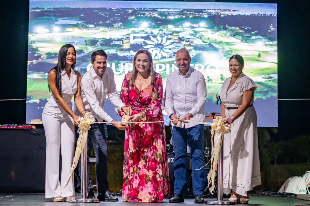 Loiry Pilier, Carlos De Linares, Jatnna Tavarez, Jesús Durán y Rosa Zapata.