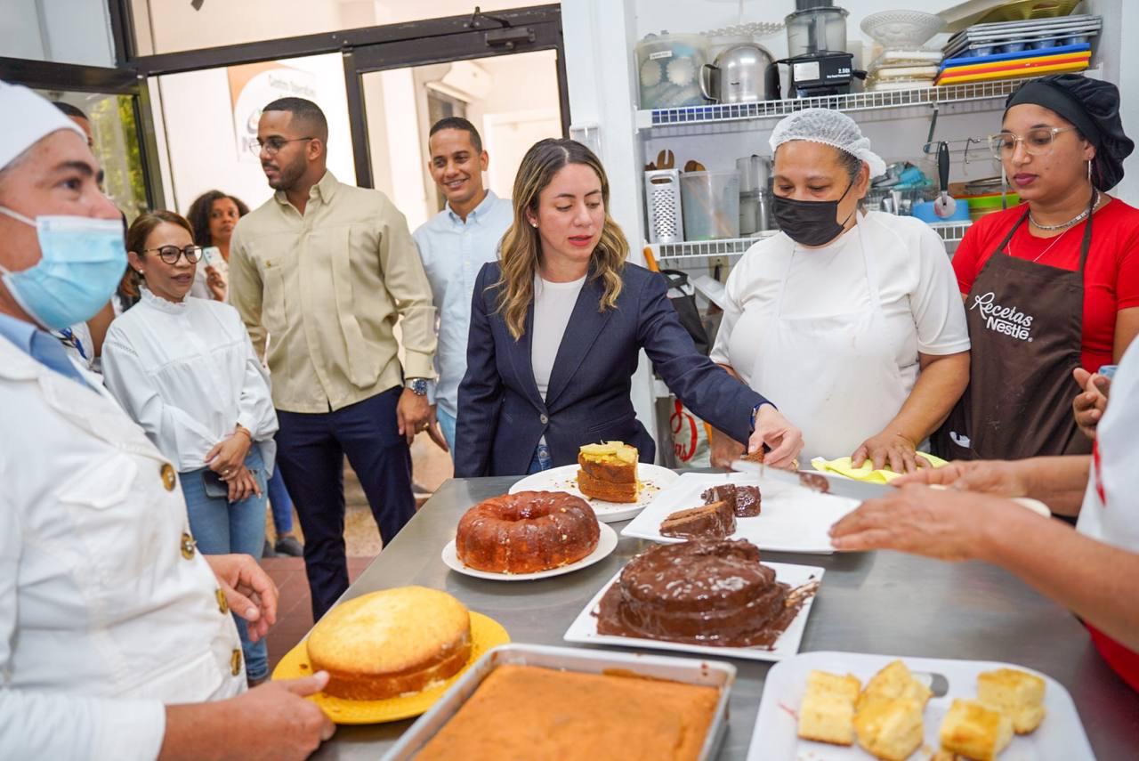 Gloria Reyes, directora del programa Supérate.