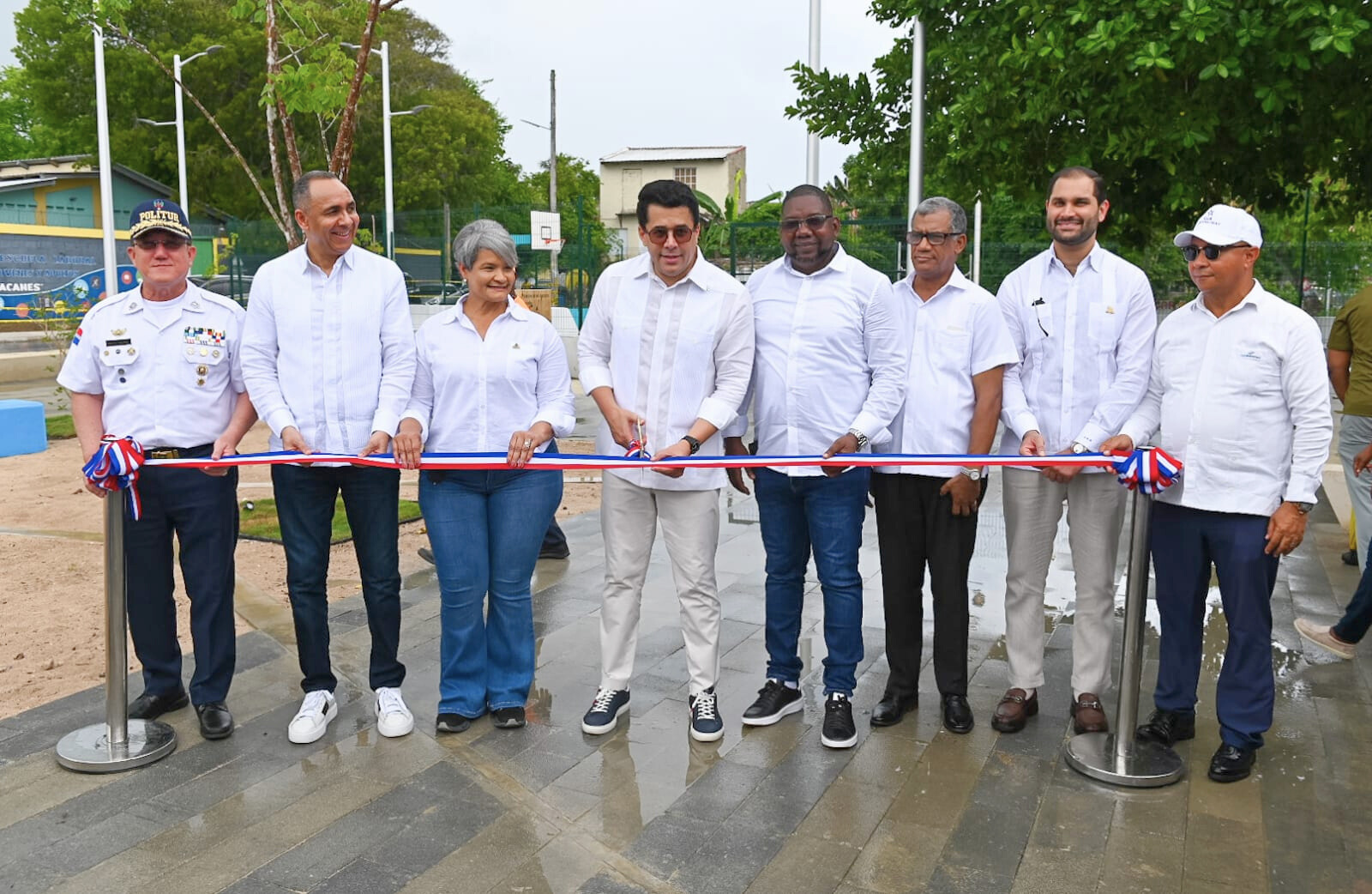 David Collado inaugura Plaza Marcelino Marte en Guayacanes