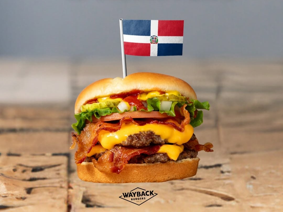 Wayback Burgers celebra Día de la Hamburguesa en RD