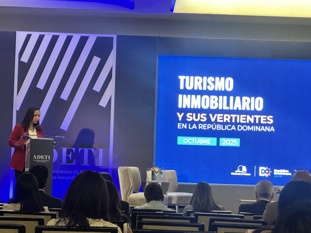 «Una visión sobre la diversificación y apoyo al turismo de experiencias», a cargo de Jacqueline Mora.