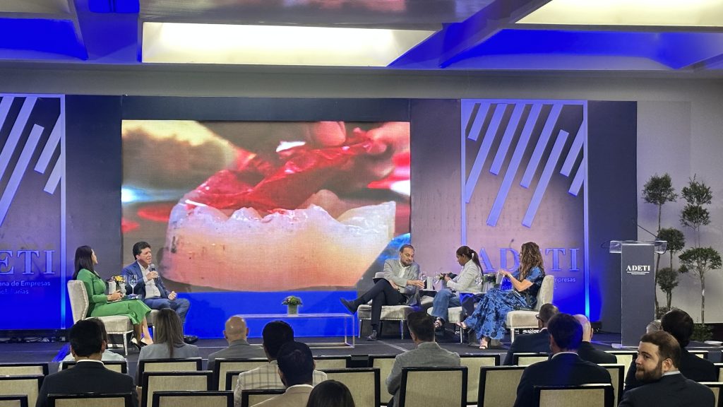 Panel «Una apuesta al turismo gastronómico y la sostenibilidad»