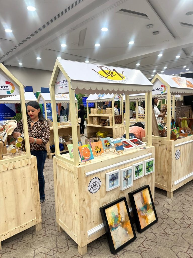 Exposición en Dajabón Vívelo